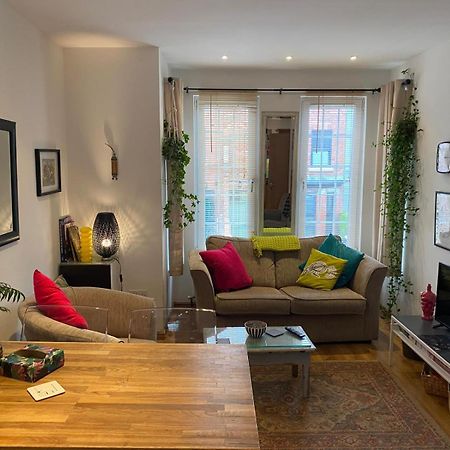 True Colours Apartment In Central Location Bangor  Exterior photo